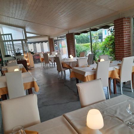 Locanda Della Luna Rossa Calosso Екстериор снимка