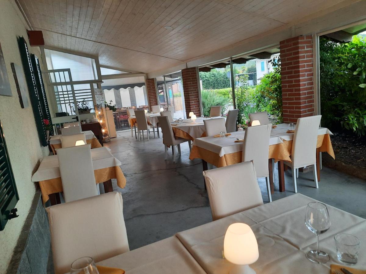 Locanda Della Luna Rossa Calosso Екстериор снимка