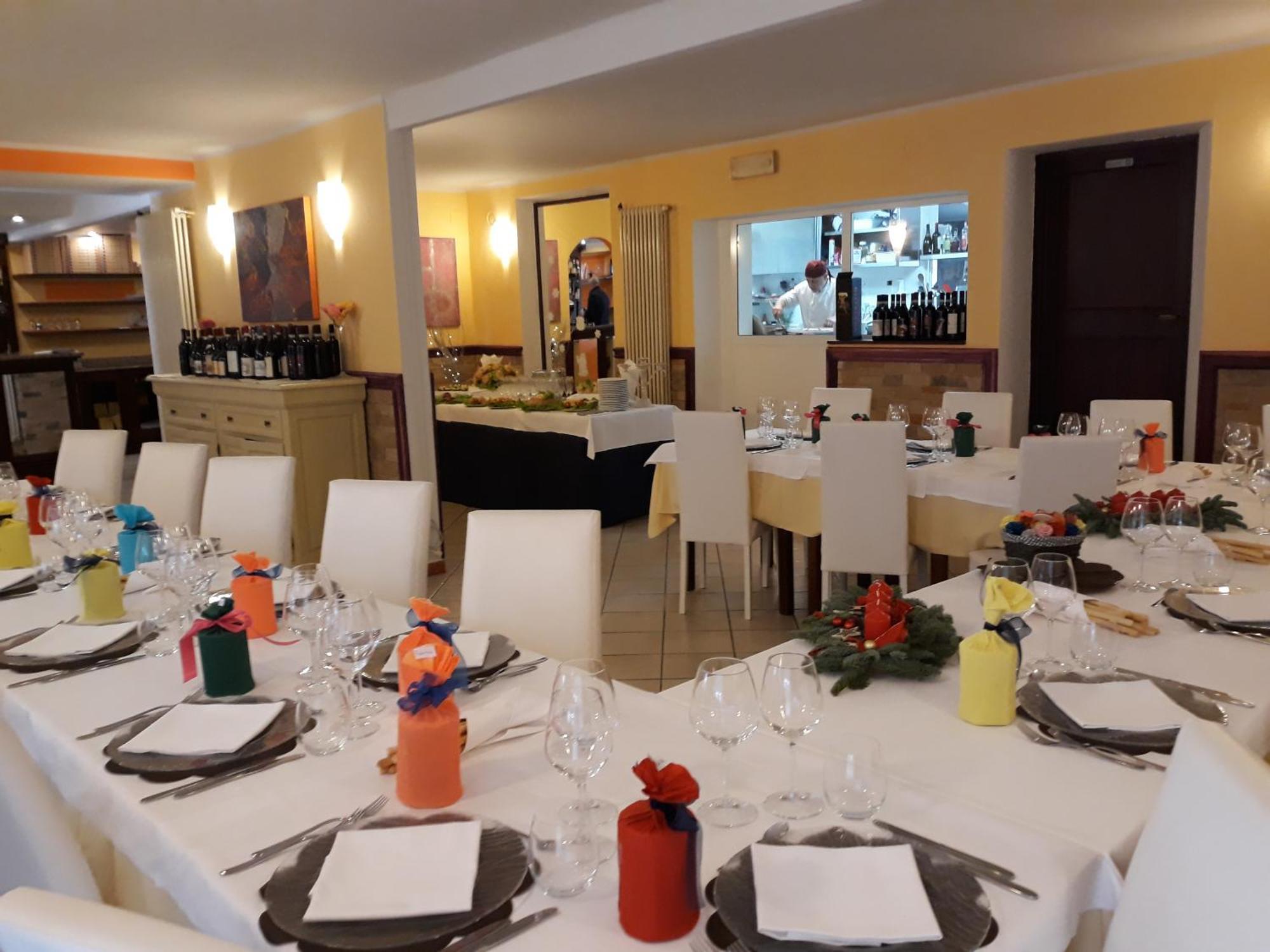 Locanda Della Luna Rossa Calosso Екстериор снимка